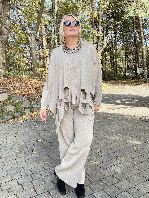 Komplet ze spodniami MICHALINA BEŻOWY